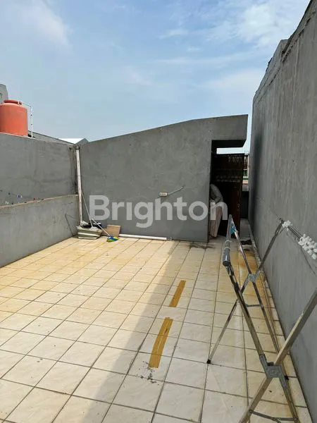 image RUKO SIAP USAHA 3,5 LANTAI JELAMBAR JAKARTA BARAT (8)