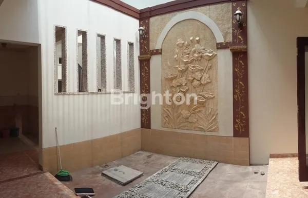 image RUMAH 2 LANTAI MODEL KLASIK DAERAH ISTANA DIENG MALANG (2)