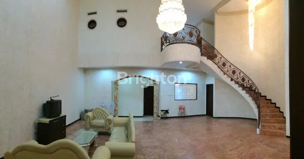 image RUMAH 2 LANTAI MODEL KLASIK DAERAH ISTANA DIENG MALANG (5)