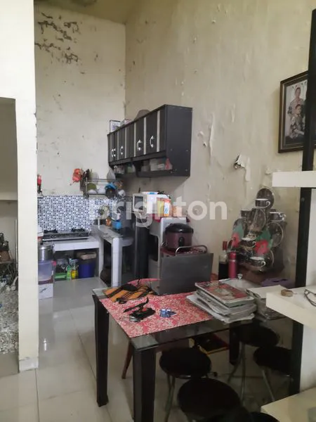 image RUMAH STRATEGIS DI KOMPLEKS PITARA VILLAGE DEPOK DEKAT STASIUN KRL DEPOK (6)