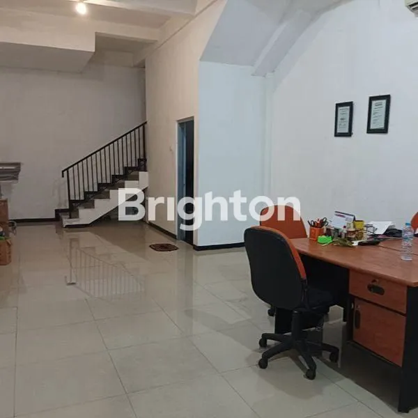 image RUKO KOMERSIAL 3 LT DI NOL JALAN RAYA BOGOWONTO COCOK DIGUNAKAN PERKANTORAN/USAHA/INVESTASI DEKAT DIPONEGORO, DARMO, DR.SOETOMO, INDRAGIRI (3)
