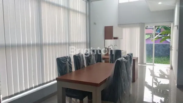 image RUMAH BERKONSEP DOWNSLOPE JALAN PULAU-PULAU MALANG KOTA (8)