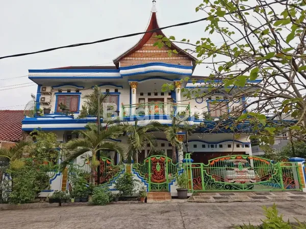 DIJUAL RUMAH KLASIK 2 LANTAI LB/LT 520/258 DI RAWALUMBU BEKASI