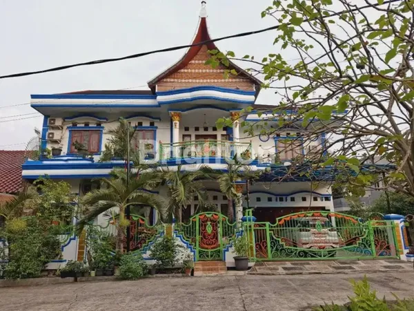image DIJUAL RUMAH KLASIK 2 LANTAI LB/LT 520/258 DI RAWALUMBU BEKASI (3)