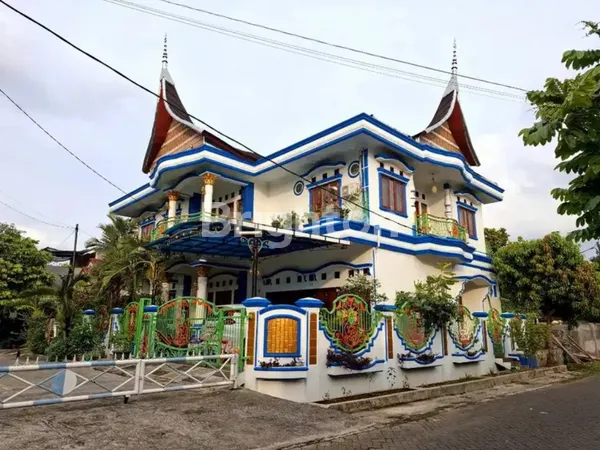 image DIJUAL RUMAH KLASIK 2 LANTAI LB/LT 520/258 DI RAWALUMBU BEKASI (4)