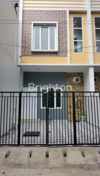 image RUMAH BARU 2 LANTAI DI GADING GRIYA LESTARI, KELAPA GADING, JAKARTA UTARA (2)