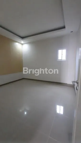 image RUMAH MINIMALIS 3 LANTAI DI WISMA PERMAI (6)