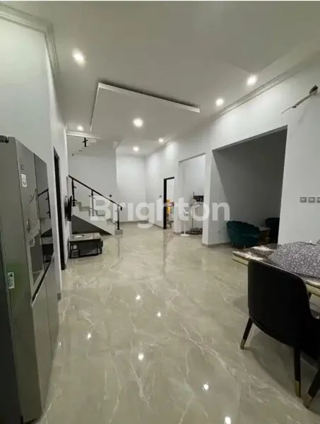 image RUMAH 3 LANTAI SIAP HUNI - CIBUBUR (2)