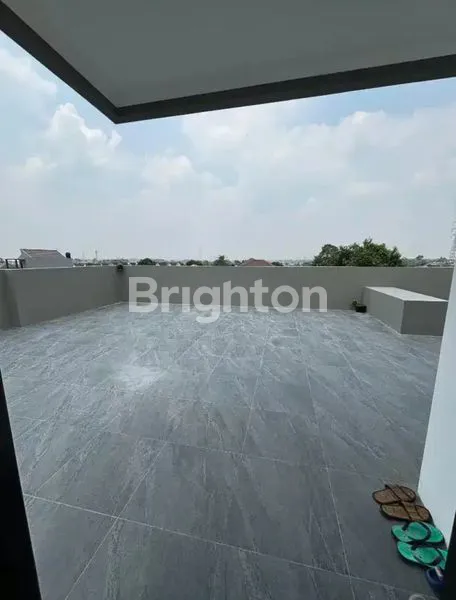 image RUMAH 3 LANTAI SIAP HUNI - CIBUBUR (8)