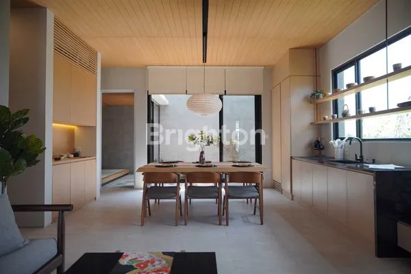 image RUMAH MEWAH ELEGAN NAN HIJAU DAN STRATEGIS (3)