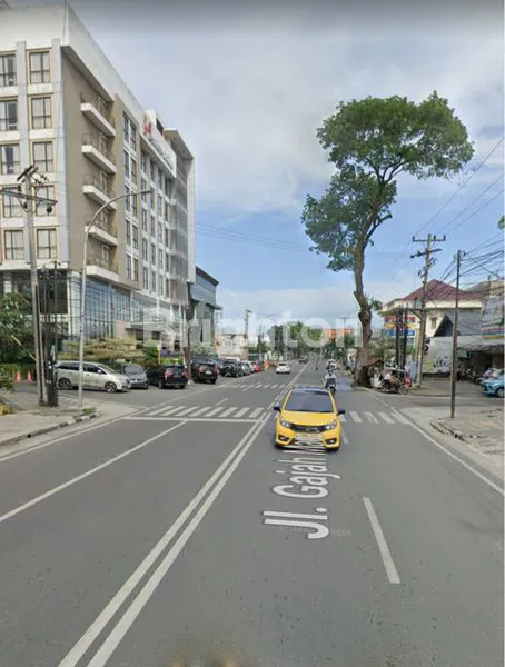 image RUKO GANDENG 3 UNIT  BANGUNAN 4 TKT DAERAH MEDAN BARU (5)