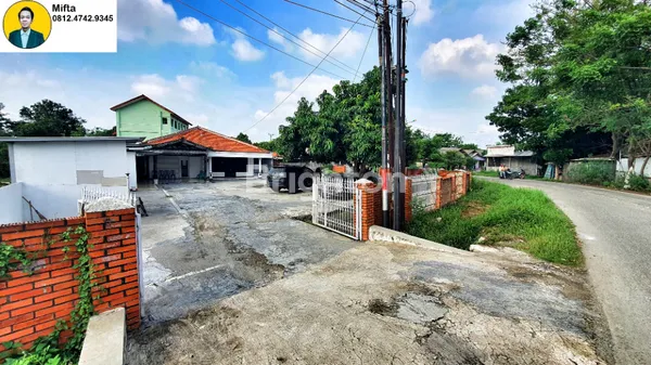image DIJUAL RUMAH HITUNG TANAH DI JALAN RAYA PASAR BABELAN SUKAMEKAR BEKASI UNTUK BISNIS INVESTASI (1)