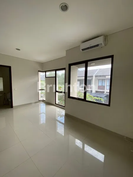 image RUMAH ASKARA @ VANYA PARK, BSD, DEKAT QBIG BSD, NYAMAN DAN SIAP HUNI (4)