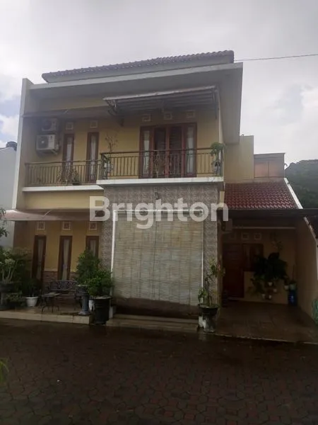 image RUMAH 2 LANTAI DIDALAM PERUMAHAN D'TJOLOMADOE FULL FURNISHED (1)