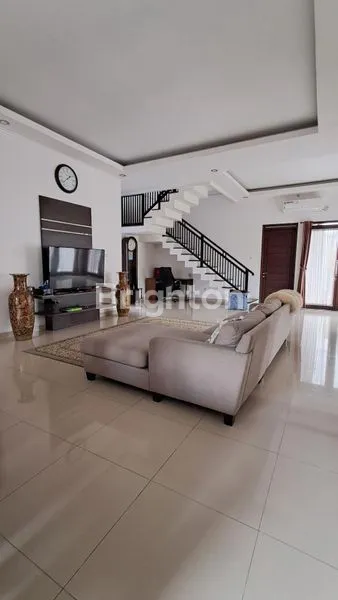 image RUMAH MEWAH PEMANDANGAN GUNUNG LOKASI  PEMDA CIBINONG (3)