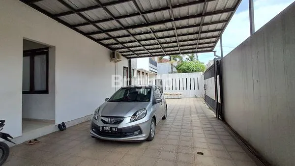 image RUMAH MEWAH PEMANDANGAN GUNUNG LOKASI  PEMDA CIBINONG (2)