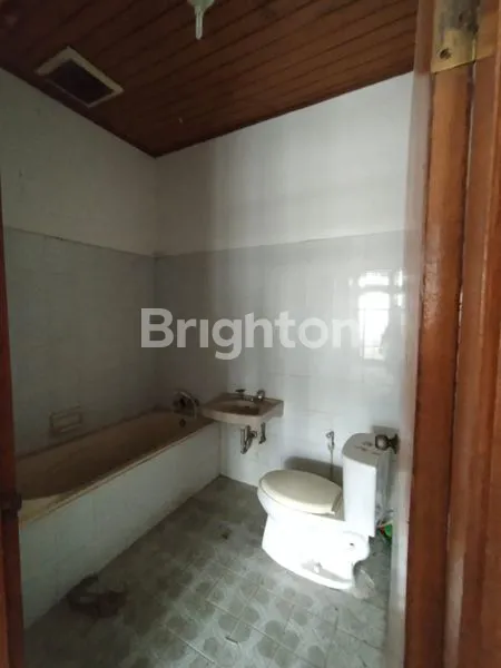 image RUMAH MEWAH ADA GARDEN LUAS GATOT SUBROTO (2)