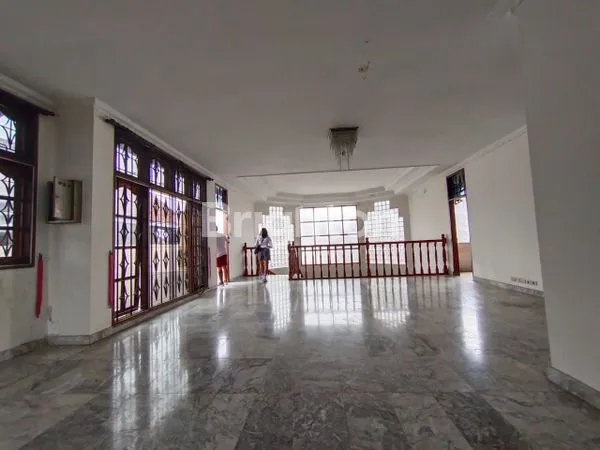 image RUMAH MEWAH ADA GARDEN LUAS GATOT SUBROTO (4)