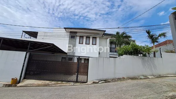 image RUMAH MEWAH PEMANDANGAN GUNUNG LOKASI  PEMDA CIBINONG (1)