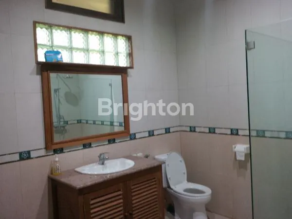 image VILLA PRESTISIUS LOKASI SENGGIGI LOMBOK (4)