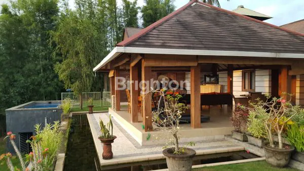 image VILLA PRESTISIUS LOKASI SENGGIGI LOMBOK (1)