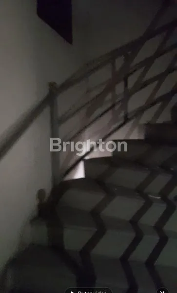 image RUKO 3 LANTAI PARKIR LUAS (6)