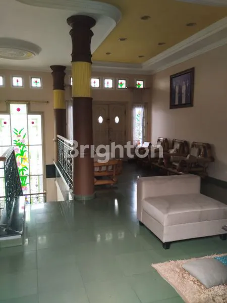 image RUMAH MEWAH SIAP HUNI - KEBUN JERUK, JAKARTA BARAT (6)