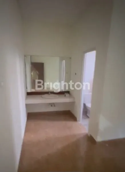 image RUKO 2 LANTAI DI SESETAN PUSAT BISNIS DENPASAR (6)