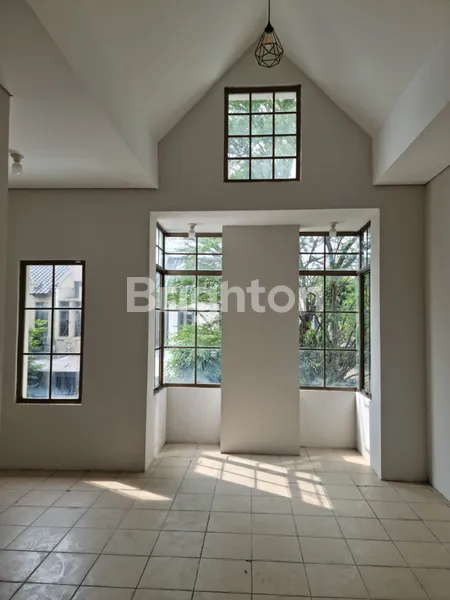 image RUMAH 2 LANTAI FRESH HASIL RENOVASI DI TAMAN NEW BRITANIA LIPPO KARAWACI (1)