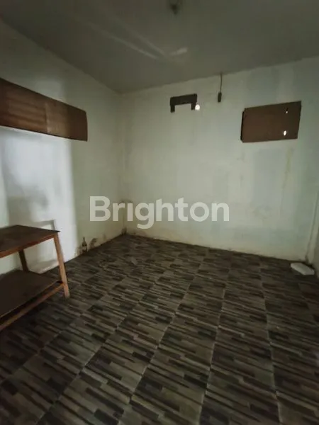 image RUMAH BULATAN PARKIRAN LUAS TENGAH KOTA PEKANBARU (4)