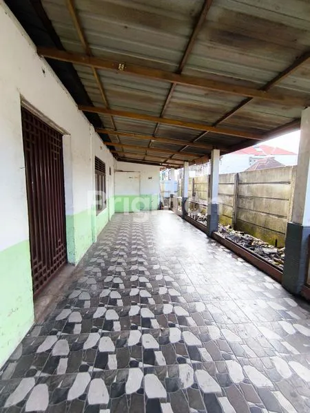 image RUMAH BULATAN PARKIRAN LUAS TENGAH KOTA PEKANBARU (8)