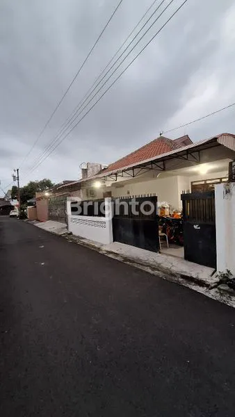 JUAL CEPAT RUMAH SIAP HUNI MILIK SENDIRI DI DEKAT JL GAJAH MADA