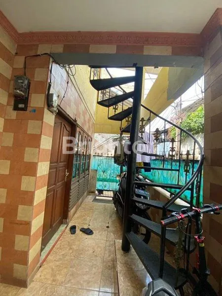 image RUMAH 2 LANTAI DI CEMPAKA PUTIH (7)