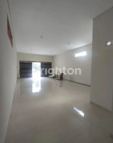 image RUMAH BARU GRESS MANYAR KERTOADI KERTAJAYA DHARMA HUSADA GALAXI MALL DEKAT UNAIR ITS  (8)