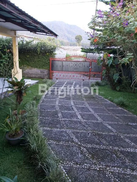 image RUMAH SEMI VILLA FULL FURNISHED DI BEDUGUL (2)
