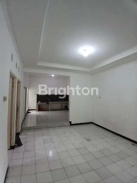 image RUMAH SIAP HUNI TENGAH KOTA LOKASI NYAMAN (3)