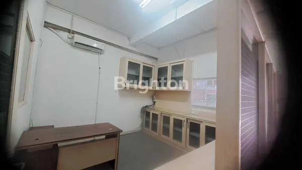 image RUKO  3 LANTAI ADA ROOFTOP FULL FURNISH BSB (3)