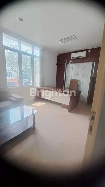 image RUKO  3 LANTAI ADA ROOFTOP FULL FURNISH BSB (4)