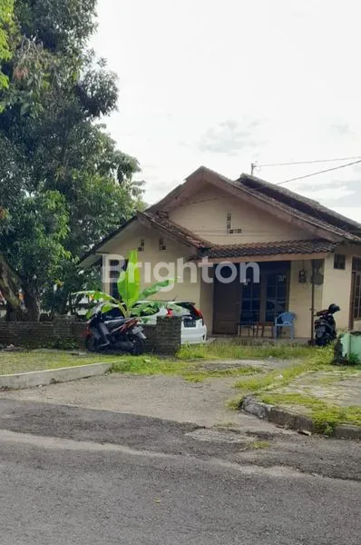 image "DIJUAL  RUMAH STRATEGIS DI TEGALREJO YOGYAKARTA, SHM & IMB, DEKAT MALIOBORO – INVESTASI TERBAIK!" (1)