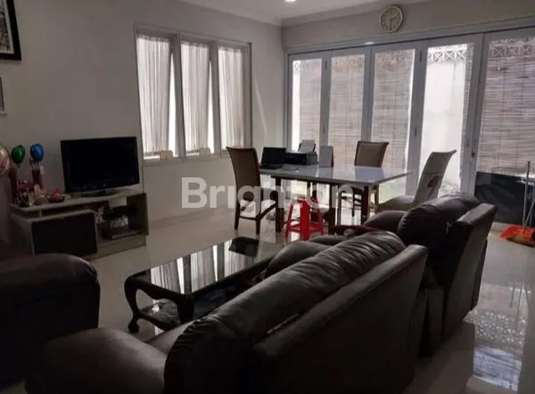 image RUMAH TINGGAL 2 TINGKAT CLUSTER OLEASTER GADING SERPONG (5)