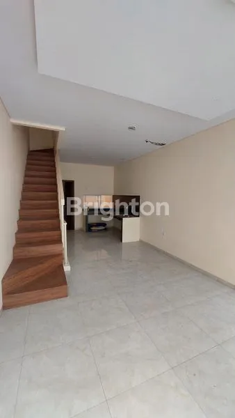 image RUMAH BARU 3 LANTAI TANJUNG DUREN (2)