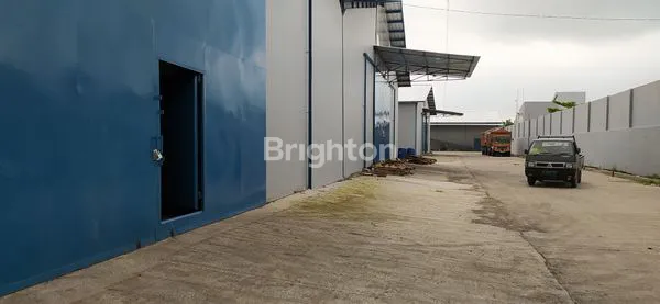 GUDANG SIAP PAKAI DI KETANGGUNGAN BREBES