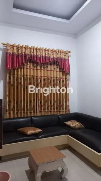 image RUMAH MEWAH 2 LANTAI DENGAN BALKON & PAGAR TEMBOK DI COLOMADU (5)