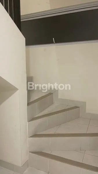 image RUMAH 2 LANTAI DI CLUSTER MARTINEZ GADING SERPONG (5)