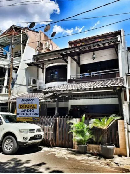 image RUMAH 4 LANTAI  SIAP HUNI DAN TERAWAT DI BENDUNGAN HILIR JAKARTA PUSAT  (1)