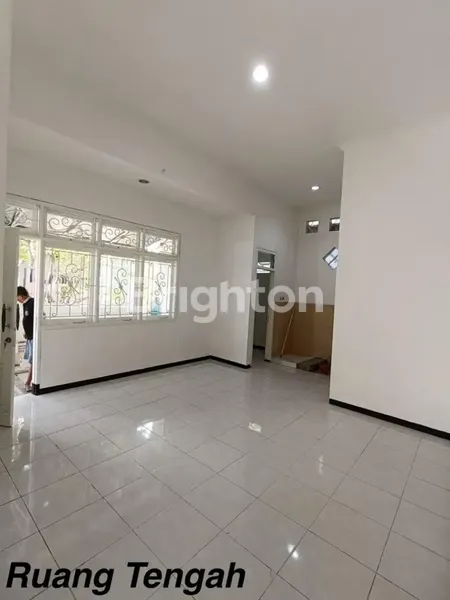 image NEW CLEAN MURAH ROW 3 DK WISMA PERMAI BARAT,SUTOREJO PRIMA SELATAN,BABATAN PANTAI UTARA,WISMA MUKTI,KLAMPIS ANOM,KLAMPIS INDAH,MANYAR KERTOADI,DHARMAHUSADA MAS,KERTAJAYA INDAH TIMUR,SORRENTO,GRIYA ASRI PURI ASRI,FLORENCE,TAMAN MUTIARA,PANTAI MENTARI,LEBAK (1)