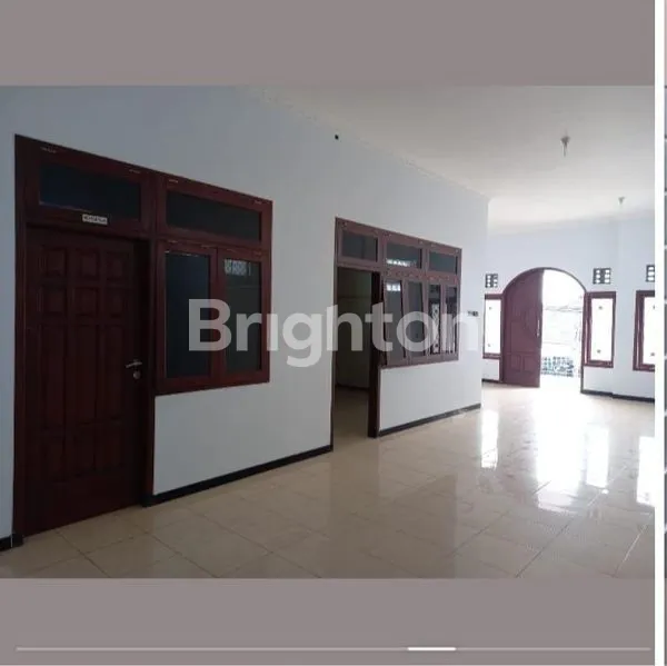 image RUKO CANTIK BANGET SIAP HUNI DAN PAKAI. LOKASI STRATEGIS DI KOTA TULUNGAGUNG (5)