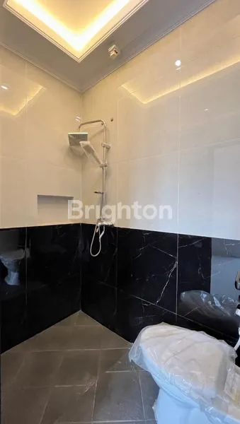 image RUMAH 2 LANTAI MEWAH DAN NYAMAN (6)