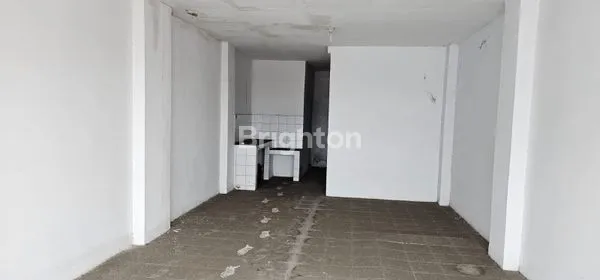 image BANGUNAN 4 LANTAI DENGAN LOKASI STRATEGIS COCOK UNTUK BISNIS / KANTOR (6)