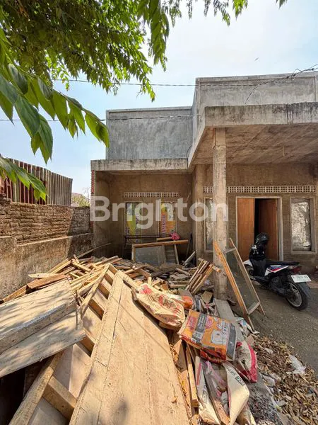 image BUTUH CEPAT LAKU, TANAH BONUS BANGUNAN SETENGAH JADI DI BATU (1)